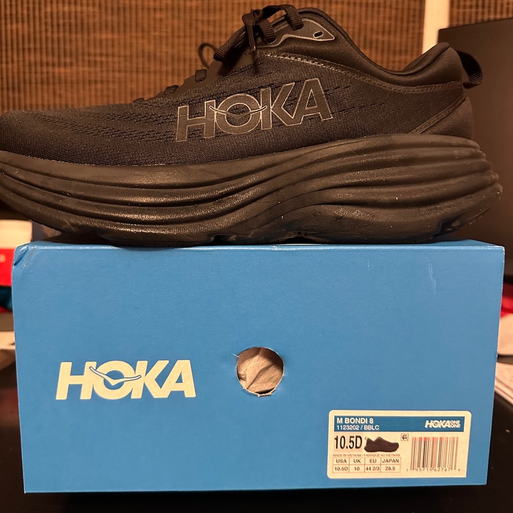 MEN'S HOKA M BONDI 8 SIZE 10.5 (WORN LESS THAN 5 HRS)